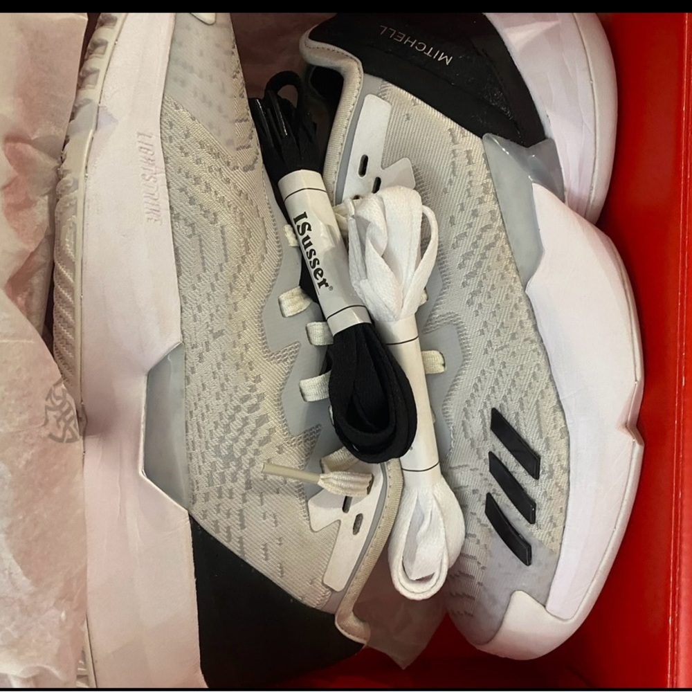 Don #4 size 5.5 black and white team colorway - Picture 1 of 6